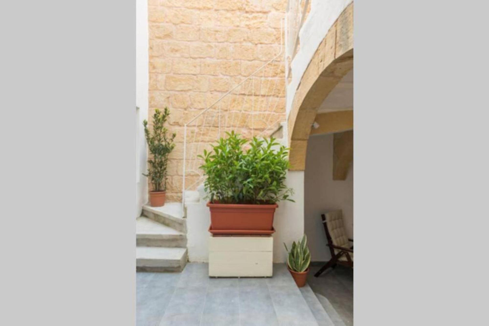 Authentic Gf Apartment With Terrace At The 3 Cities Marina Cospicua Exterior photo