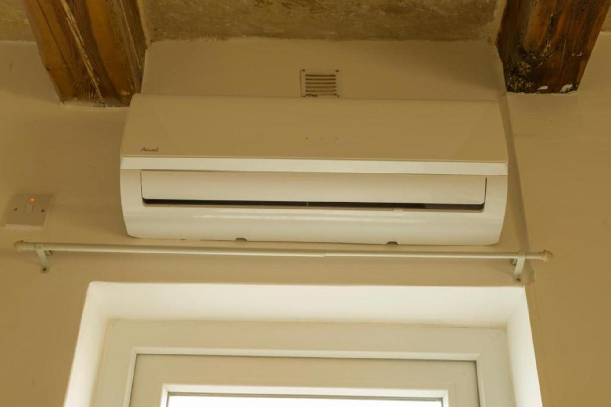 Authentic Gf Apartment With Terrace At The 3 Cities Marina Cospicua Exterior photo